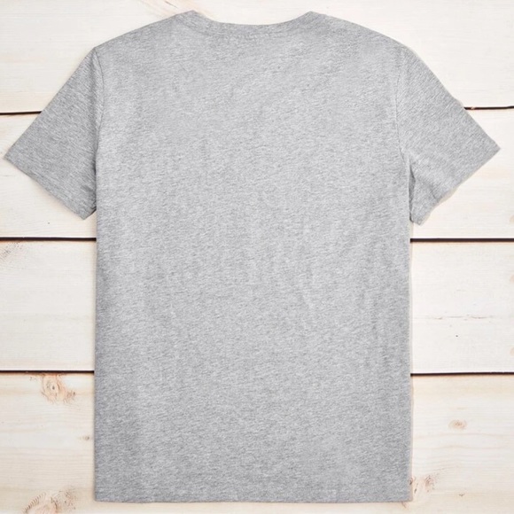 🆕 (M, L) Gray “Smile” Graphic Tee - Picture 3 of 4